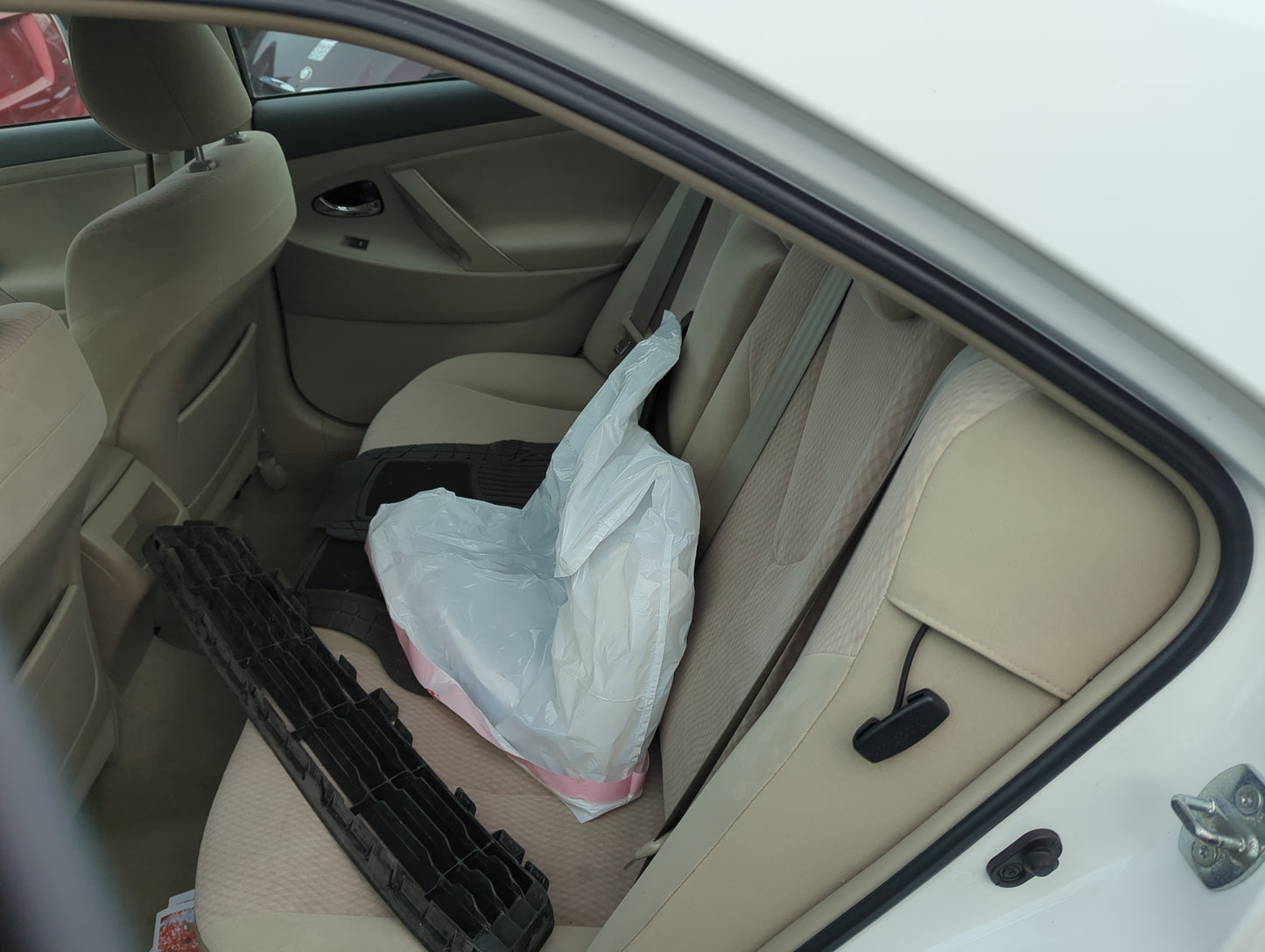 2011 Toyota Camry Rear Seat Oem 1289013 - Oemusedautoparts1.com