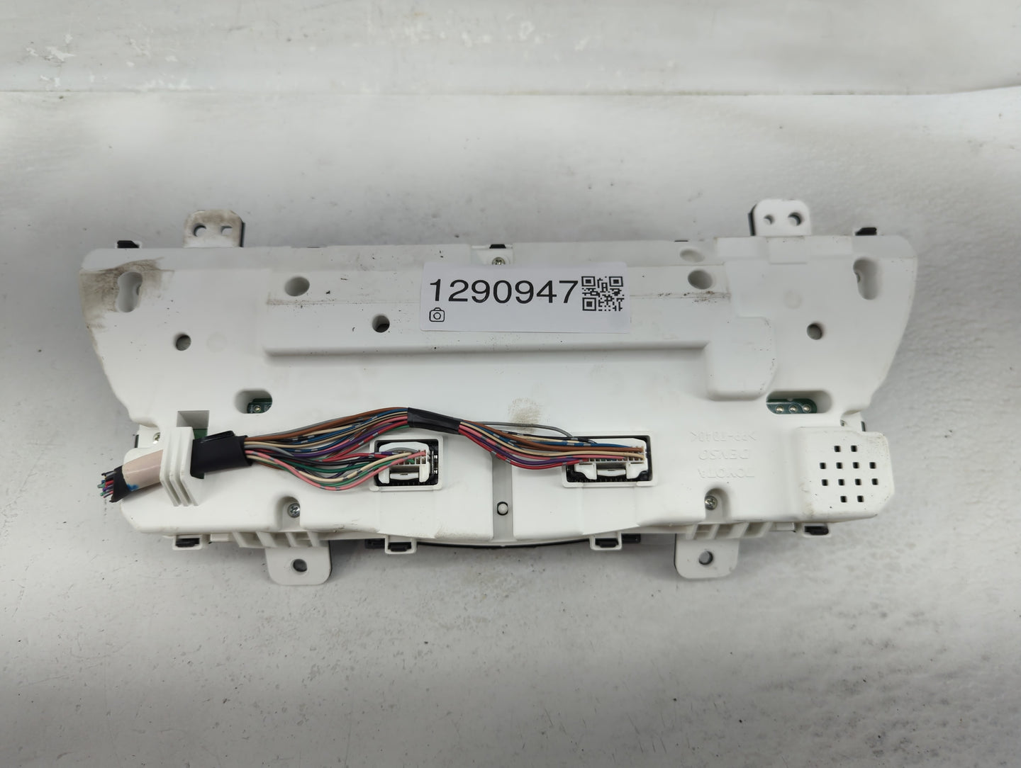 2010-2011 Toyota Camry Instrument Cluster Speedometer Gauges P/N:TN257450-3433 83800-06V10-00 Fits Fits 2010 2011 OEM Used A