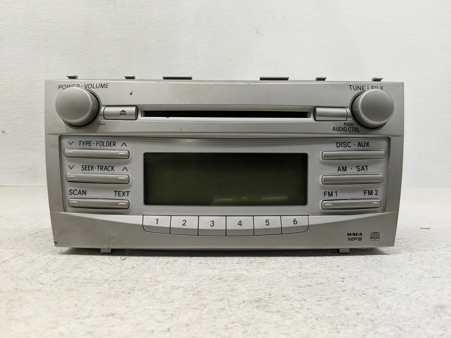 2010-2011 Toyota Camry Radio AM FM Cd Player Receiver Replacement P/N:86120-06480 Fits Fits 2010 2011 OEM Used Auto Parts - 