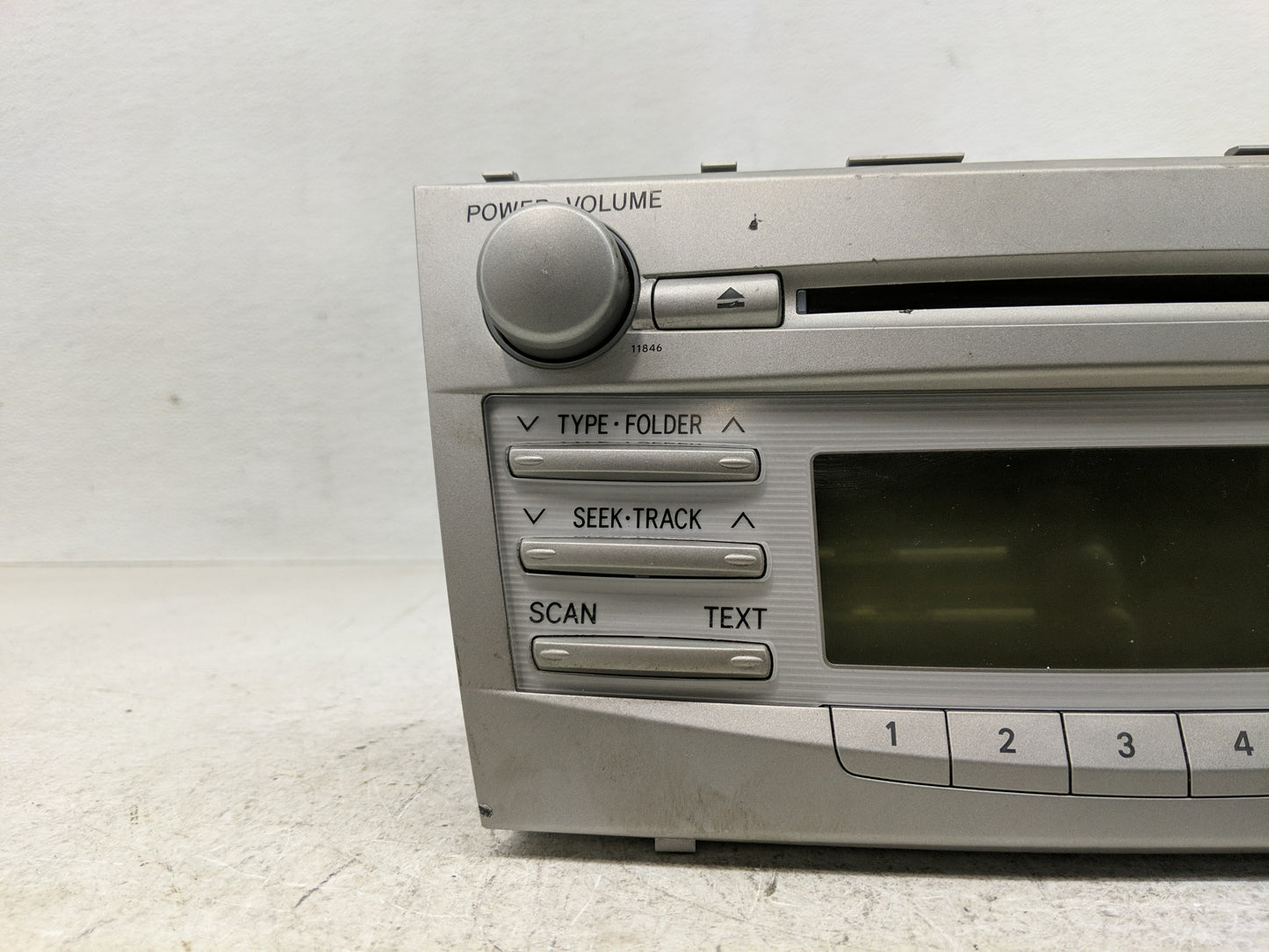 2010-2011 Toyota Camry Radio AM FM Cd Player Receiver Replacement P/N:86120-06480 Fits Fits 2010 2011 OEM Used Auto Parts - 