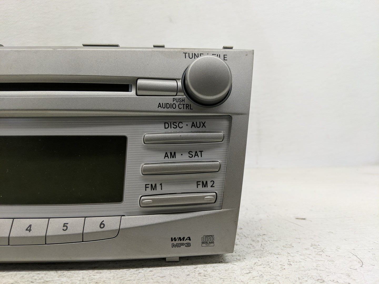 2010-2011 Toyota Camry Radio AM FM Cd Player Receiver Replacement P/N:86120-06480 Fits Fits 2010 2011 OEM Used Auto Parts - 