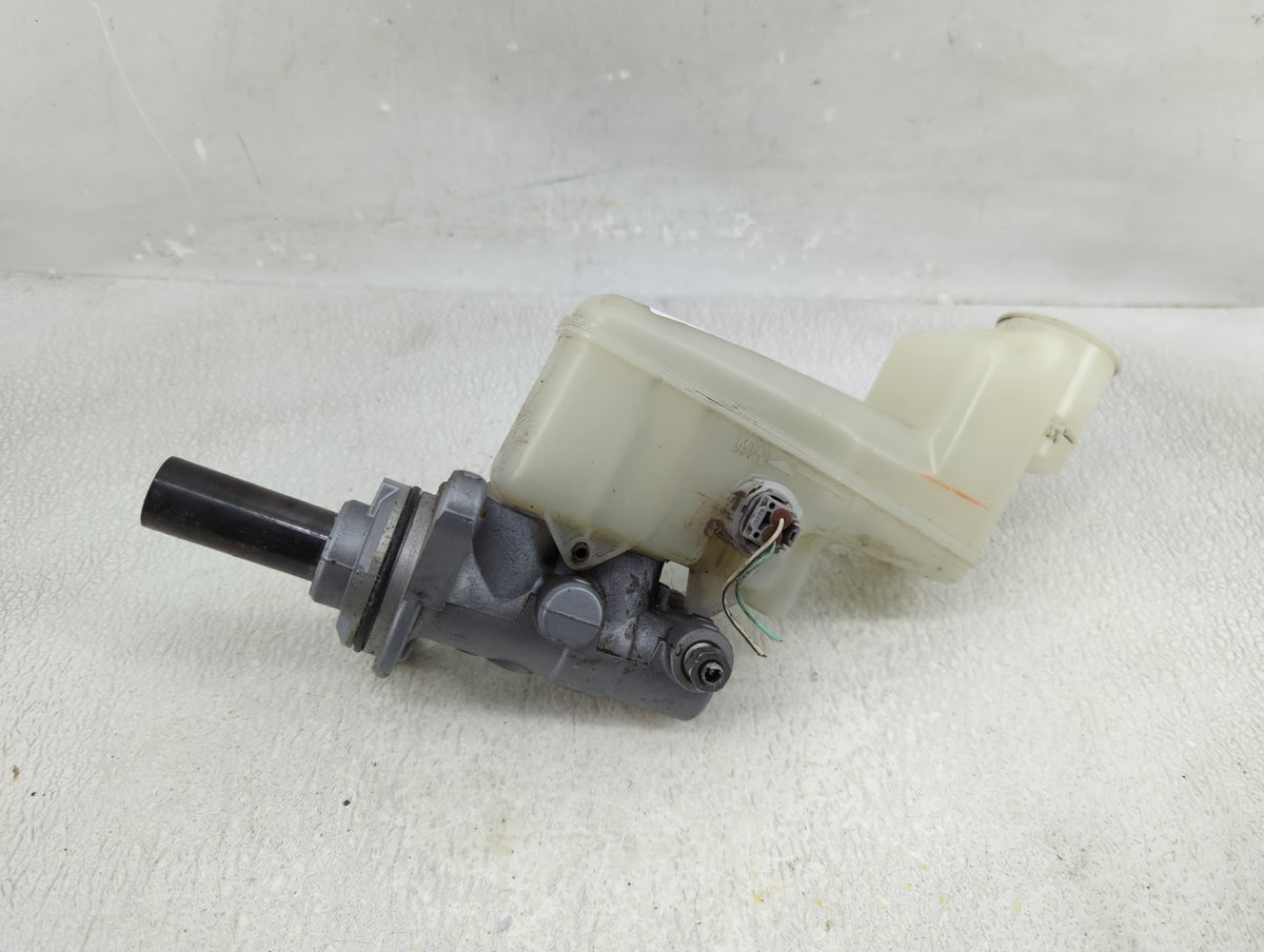 2007-2011 Toyota Camry Brake Master Cylinder 1310383 - Oemusedautoparts1.com