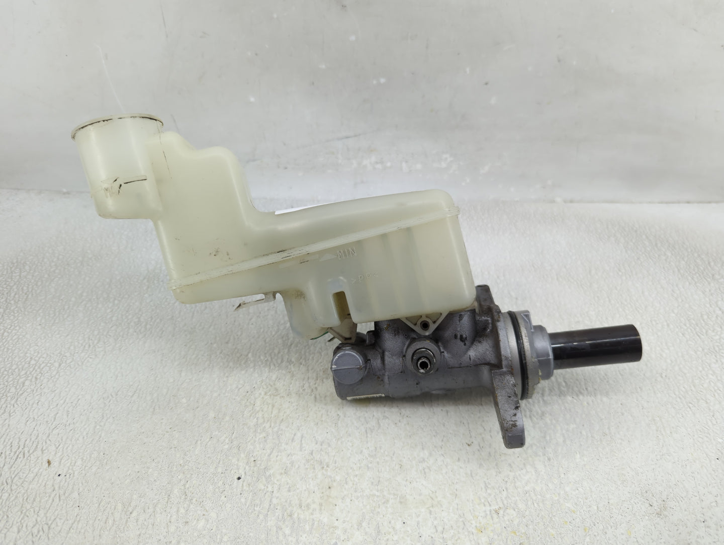 2007-2011 Toyota Camry Brake Master Cylinder 1310383 - Oemusedautoparts1.com