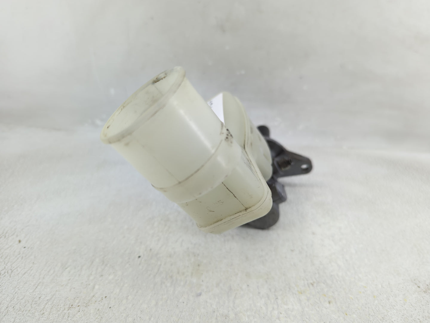 2007-2011 Toyota Camry Brake Master Cylinder - Oemusedautoparts1.com