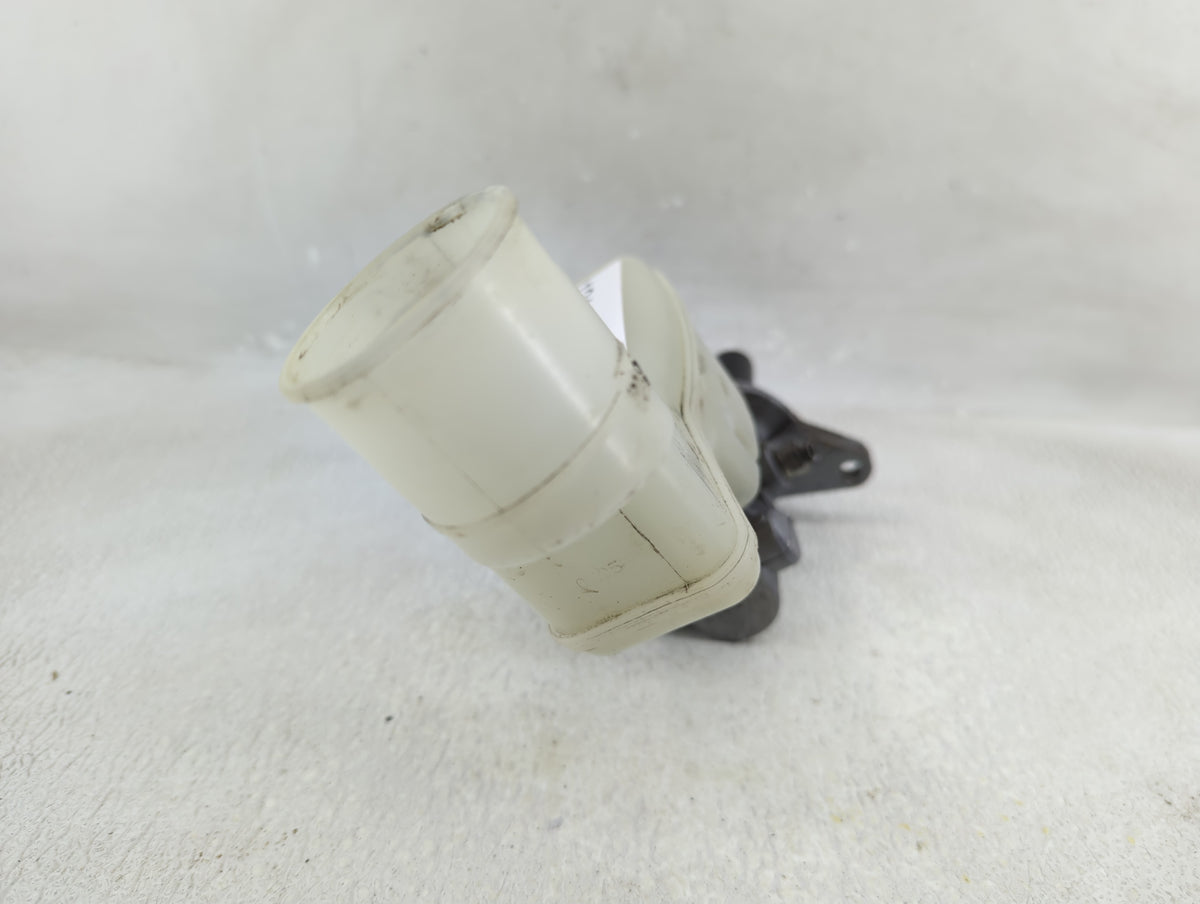 2007-2011 Toyota Camry Brake Master Cylinder 1310383 - Oemusedautoparts1.com