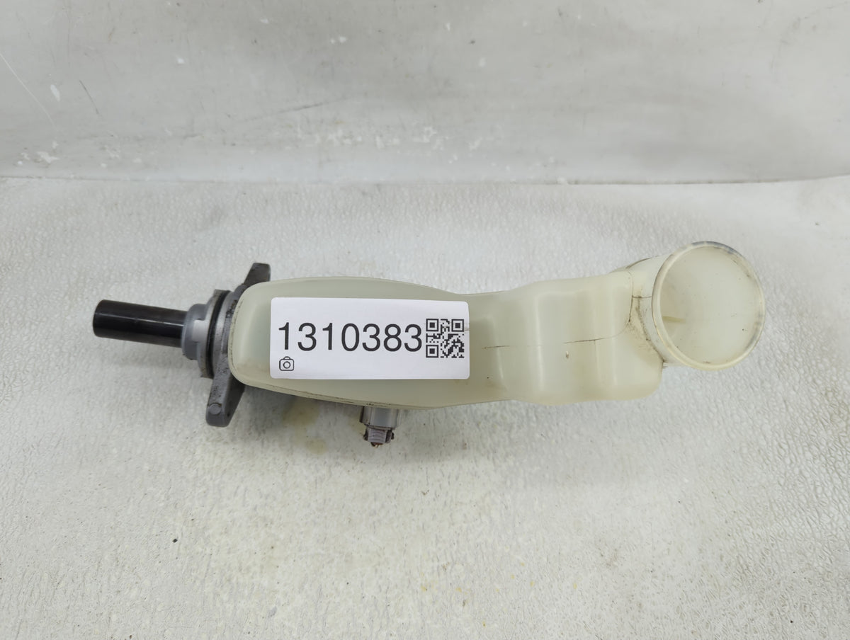 2007-2011 Toyota Camry Brake Master Cylinder 1310383 - Oemusedautoparts1.com
