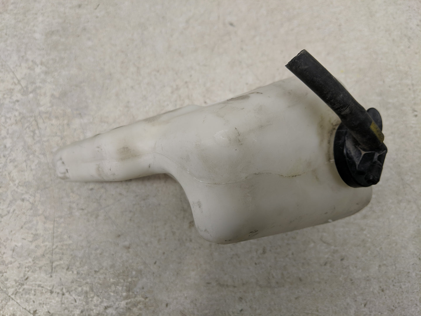 2007-2011 Toyota Camry Radiator Coolant Overflow Expansion Tank Bottle 1313139 - Oemusedautoparts1.com