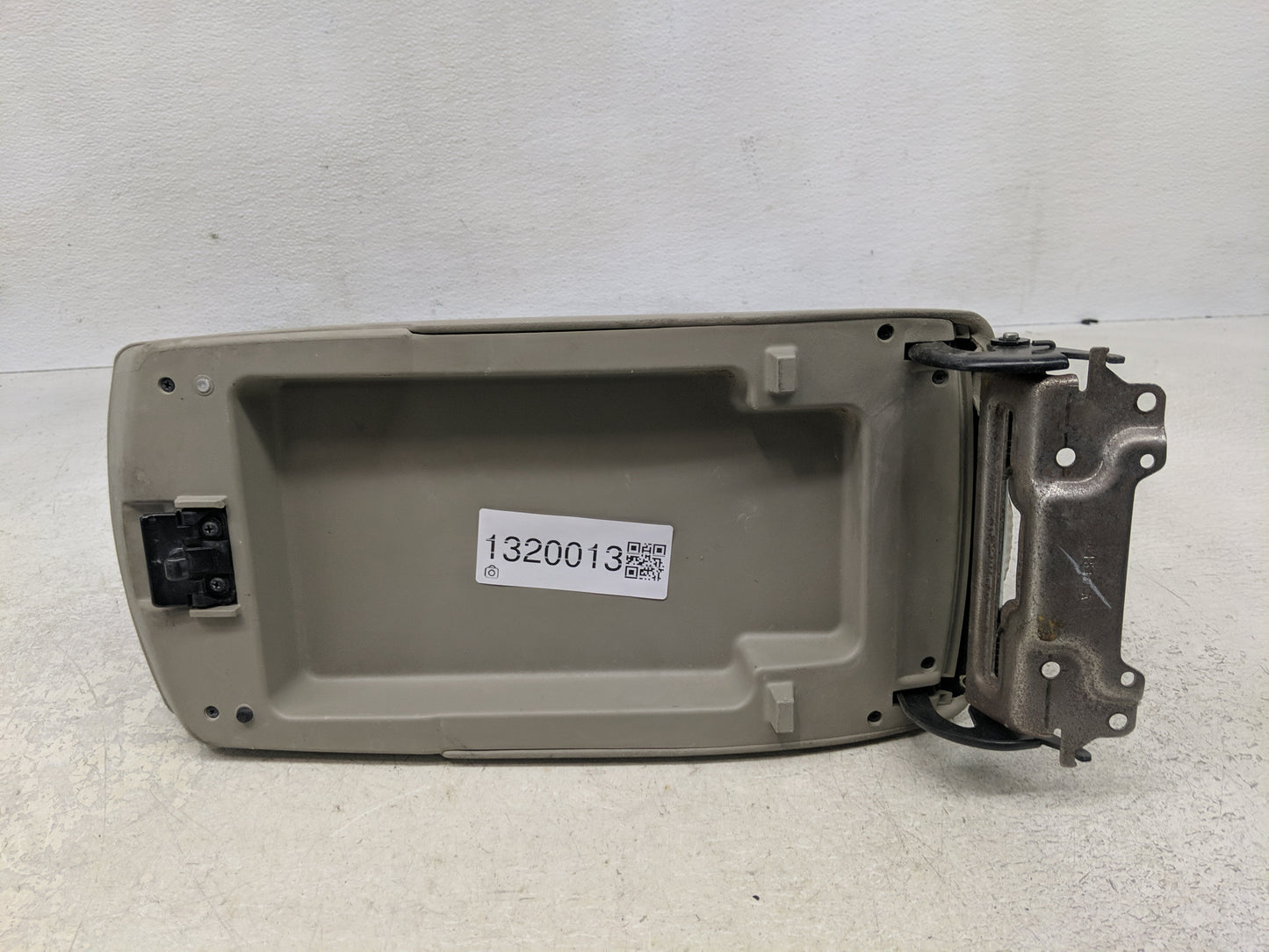 2011 Toyota Camry Center Console Armrest Cover Lid Fits OEM Used Auto Parts - Oemusedautoparts1.com