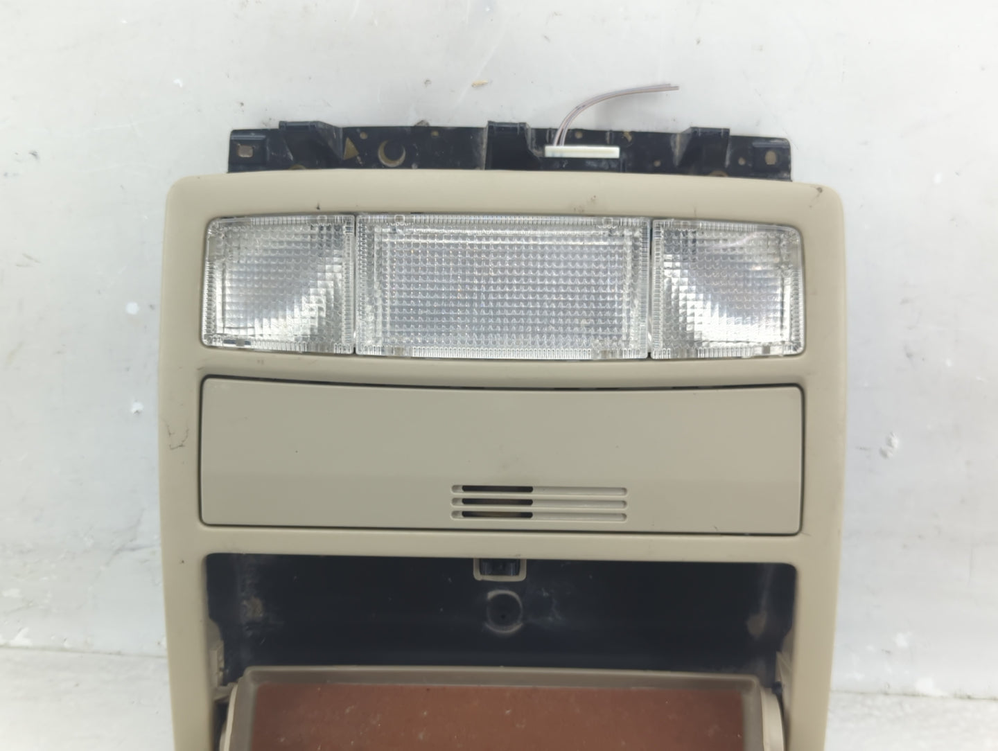 2011 Toyota Camry Overhead Roof Console - Oemusedautoparts1.com