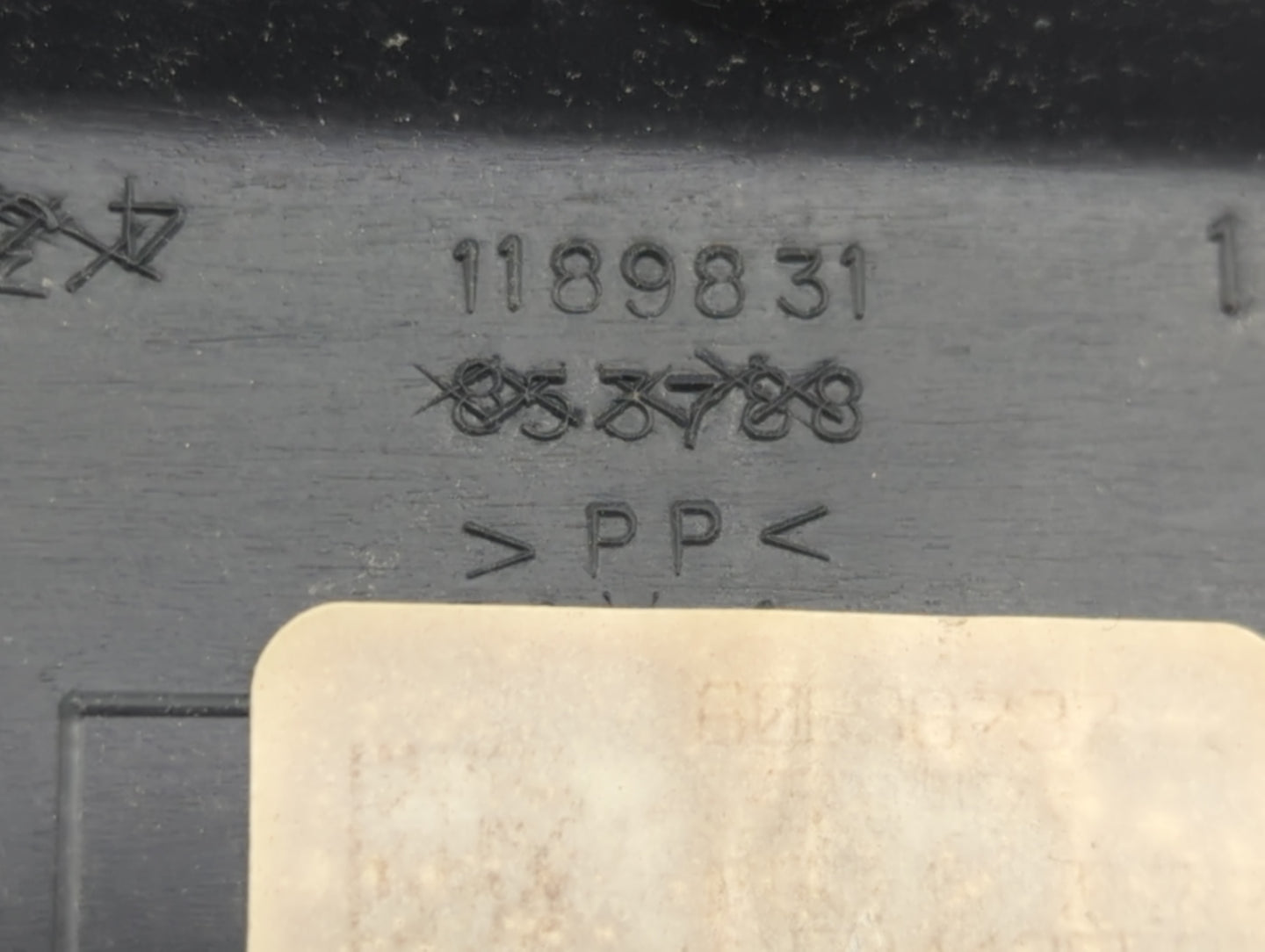 2011 Toyota Camry Overhead Roof Console - Oemusedautoparts1.com