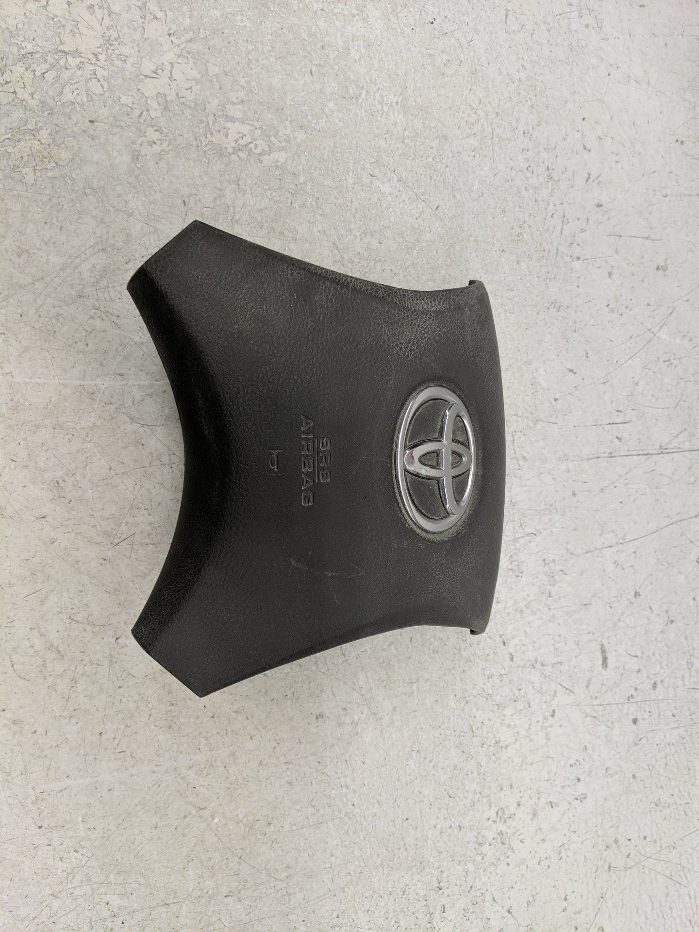 2007-2011 Toyota Camry Air Bag Driver Left Steering Wheel Mounted Fits Fits 2007 2008 2009 2010 2011 OEM Used Auto Parts - O