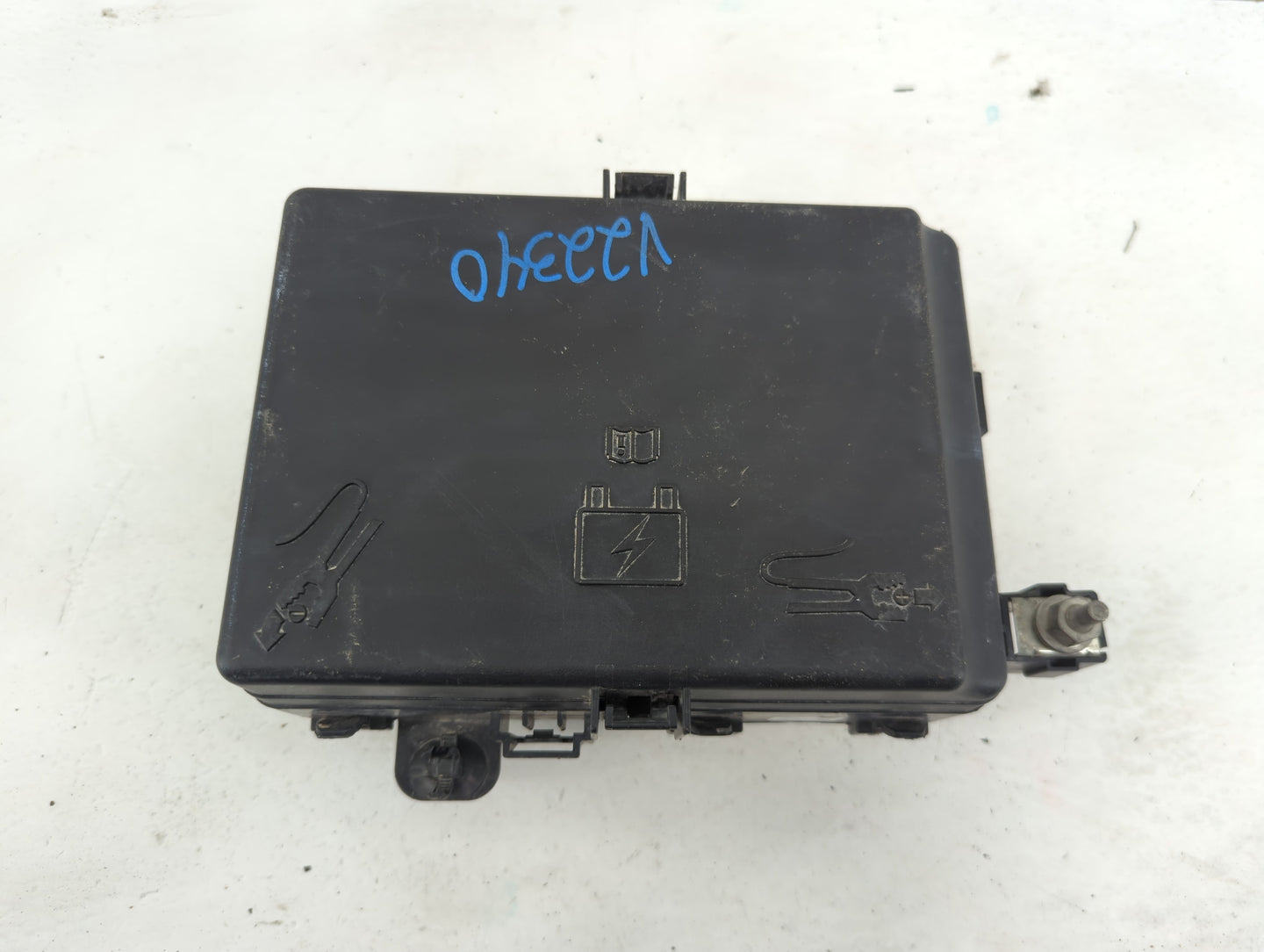 2010-2011 Toyota Camry Fusebox Fuse Box Panel Relay Module P/N:68498588AC Fits Fits 2010 2011 OEM Used Auto Parts - Oemuseda