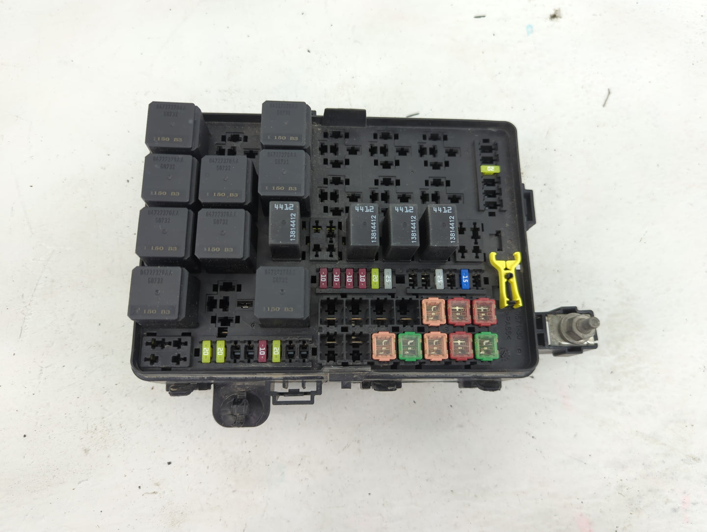 2010-2011 Toyota Camry Fusebox Fuse Box Panel Relay Module P/N:68498588AC Fits Fits 2010 2011 OEM Used Auto Parts - Oemuseda
