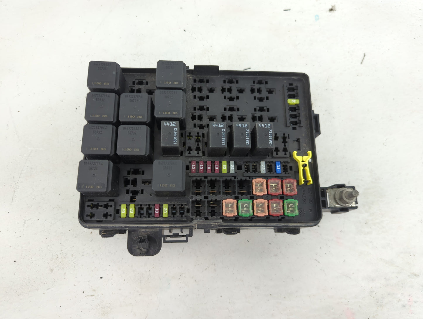 2010-2011 Toyota Camry Fusebox Fuse Box Panel Relay Module P/N:68498588AC Fits Fits 2010 2011 OEM Used Auto Parts - Oemuseda