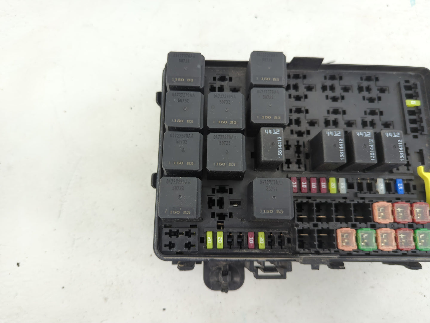 2010-2011 Toyota Camry Fusebox Fuse Box Panel Relay Module P/N:68498588AC Fits Fits 2010 2011 OEM Used Auto Parts - Oemuseda