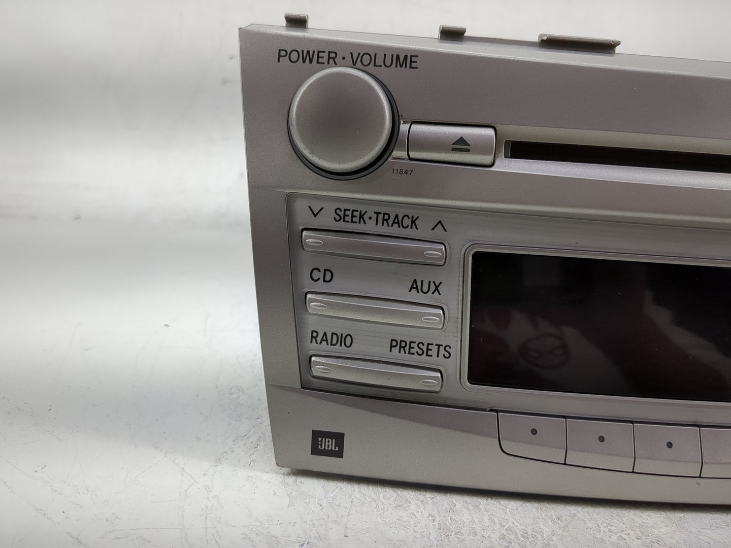 2010-2011 Toyota Camry Radio AM FM Cd Player Receiver Replacement P/N:86120-06490 Fits Fits 2010 2011 OEM Used Auto Parts - 