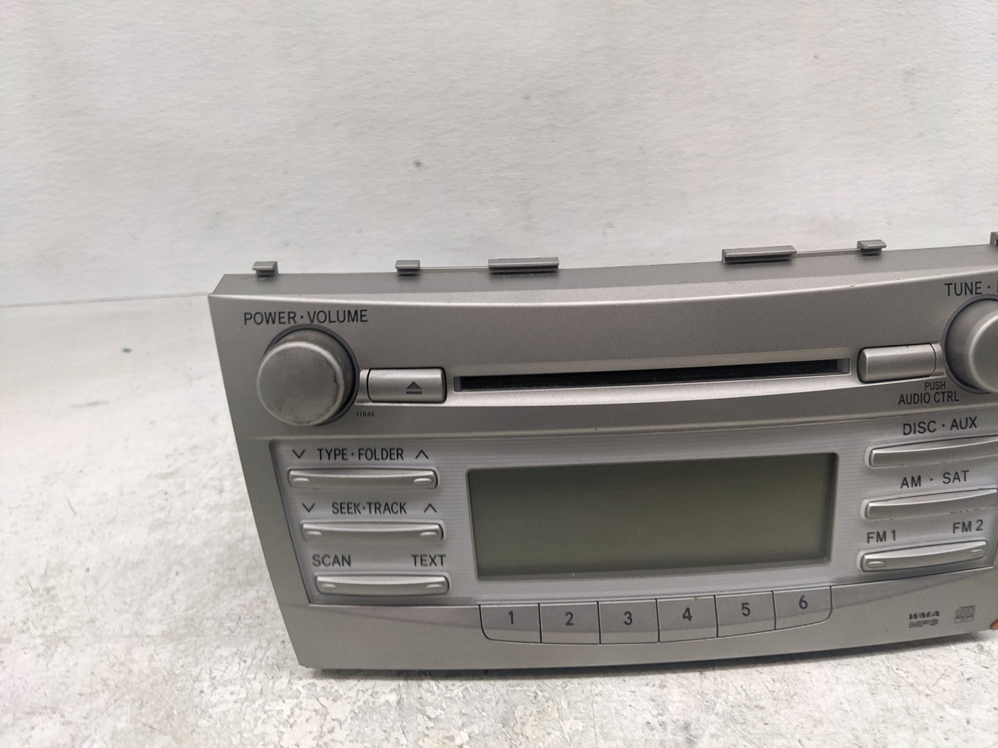 2010-2011 Toyota Camry Radio AM FM Cd Player Receiver Replacement P/N:86120-06480 Fits Fits 2010 2011 OEM Used Auto Parts - 