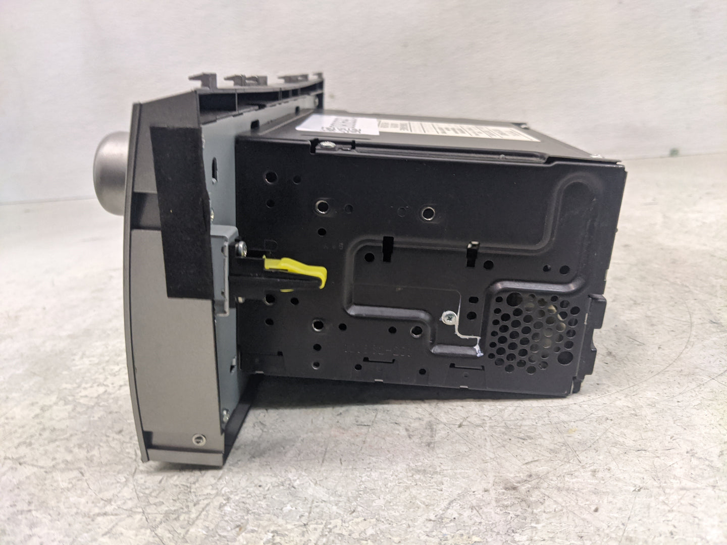 2010-2011 Toyota Camry Radio AM FM Cd Player Receiver Replacement P/N:86120-06480 Fits Fits 2010 2011 OEM Used Auto Parts - 