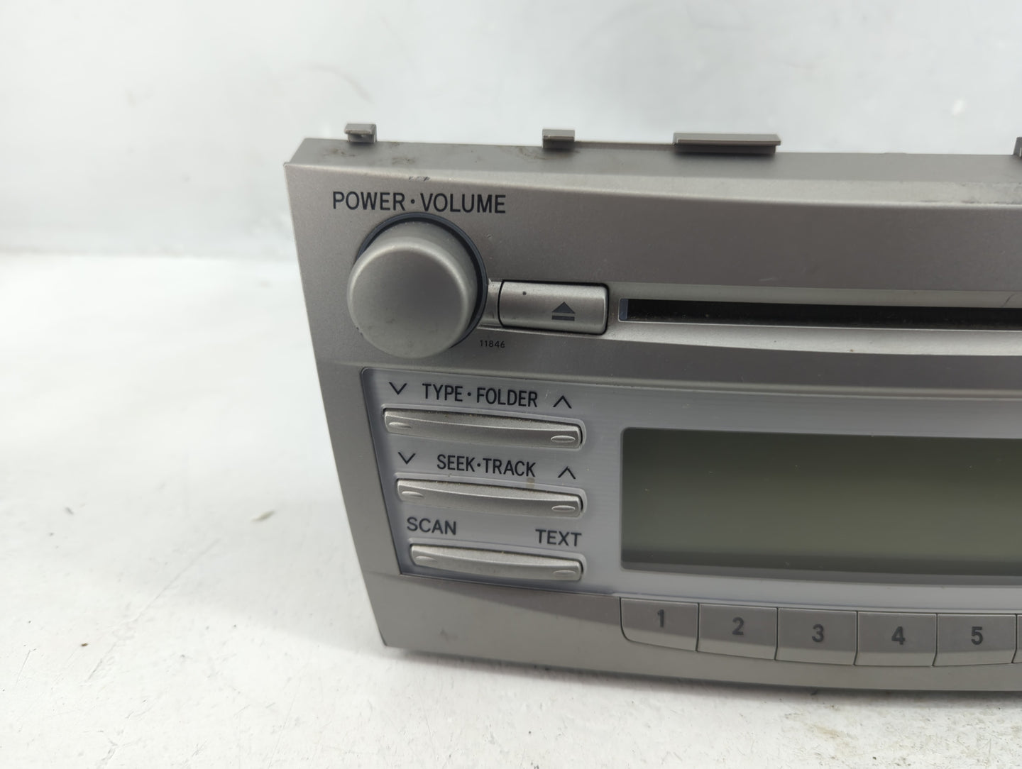 2010-2011 Toyota Camry Radio AM FM Cd Player Receiver Replacement P/N:86120-06480 Fits Fits 2010 2011 OEM Used Auto Parts - 