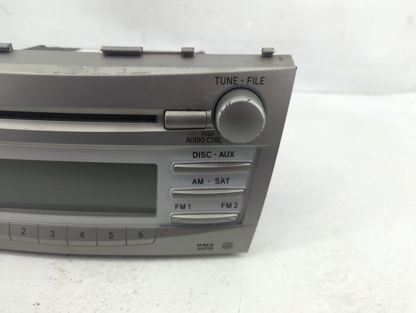 2010-2011 Toyota Camry Radio AM FM Cd Player Receiver Replacement P/N:86120-06480 Fits Fits 2010 2011 OEM Used Auto Parts - 