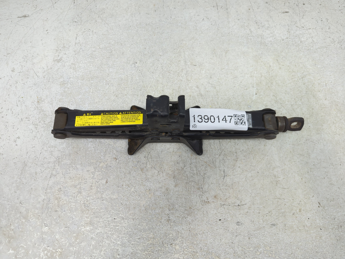 2011 Toyota Camry Spare Scissor Car Jack 1390147 - Oemusedautoparts1.com