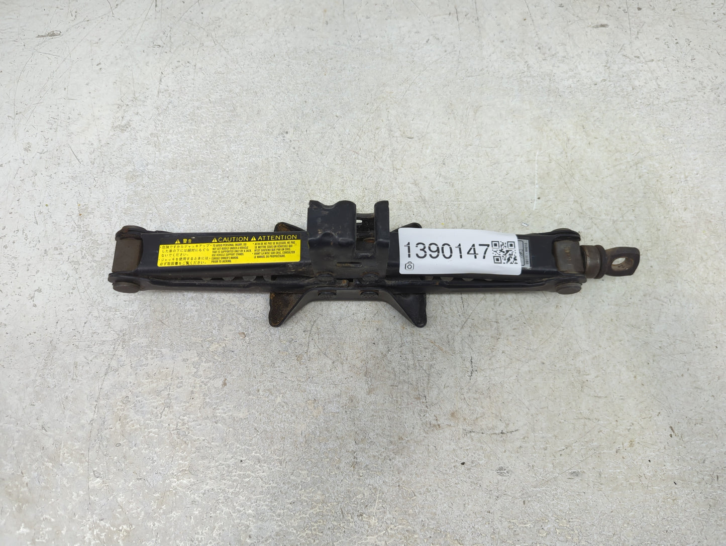 2011 Toyota Camry Spare Scissor Car Jack 1390147 - Oemusedautoparts1.com