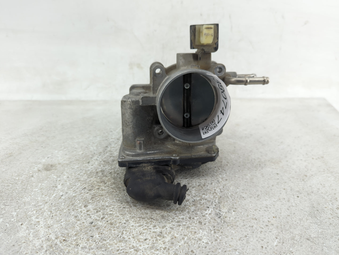 2010-2017 Toyota Camry Throttle Body P/N:22030-36010 Fits Fits 2009 2010 2011 2012 2013 2014 2015 2016 2017 2018 2019 OEM Us