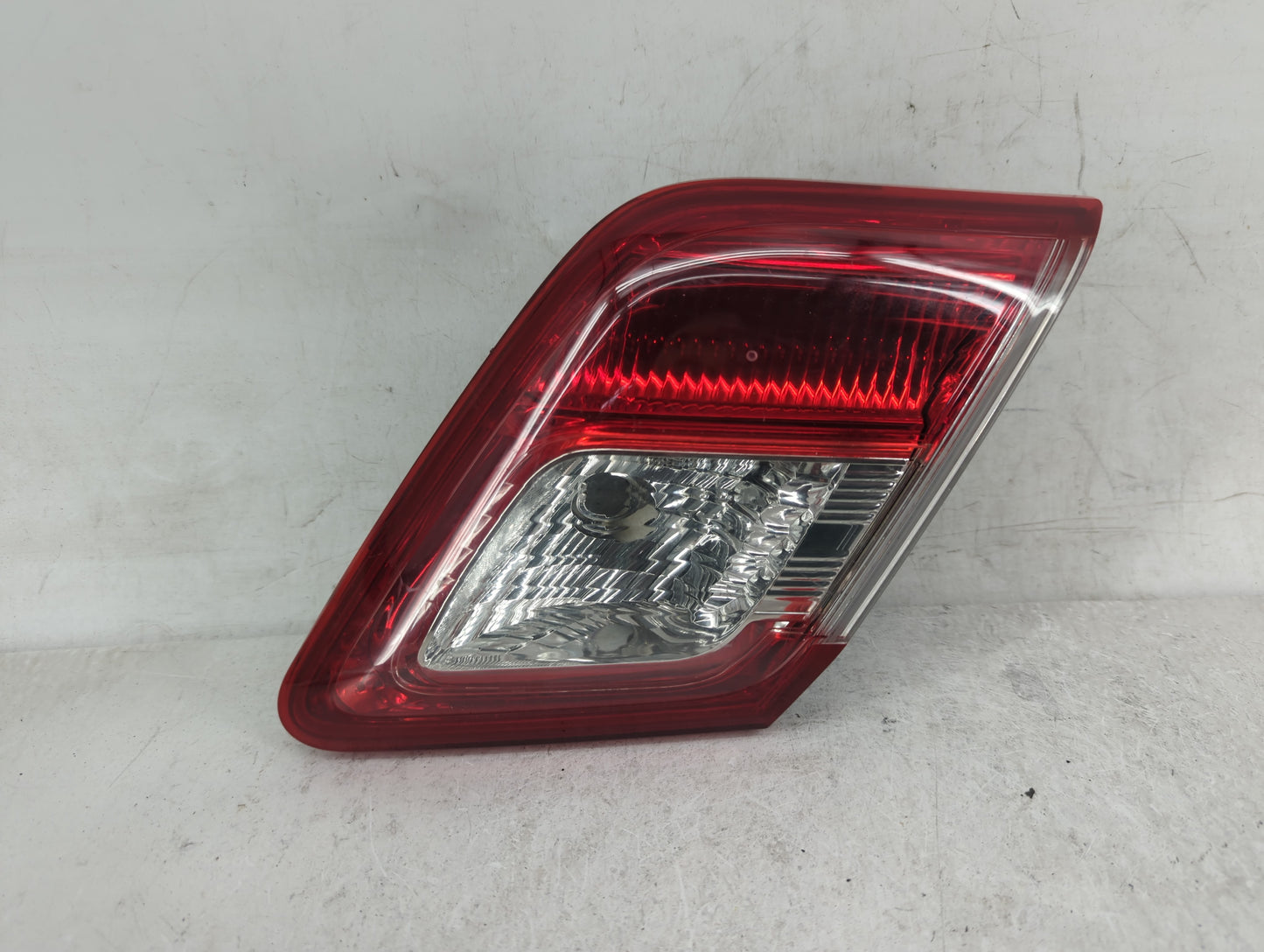 2010-2011 Toyota Camry Tail Light Assembly Passenger Right OEM P/N:06-146 Fits Fits 2010 2011 OEM Used Auto Parts - Oemuseda