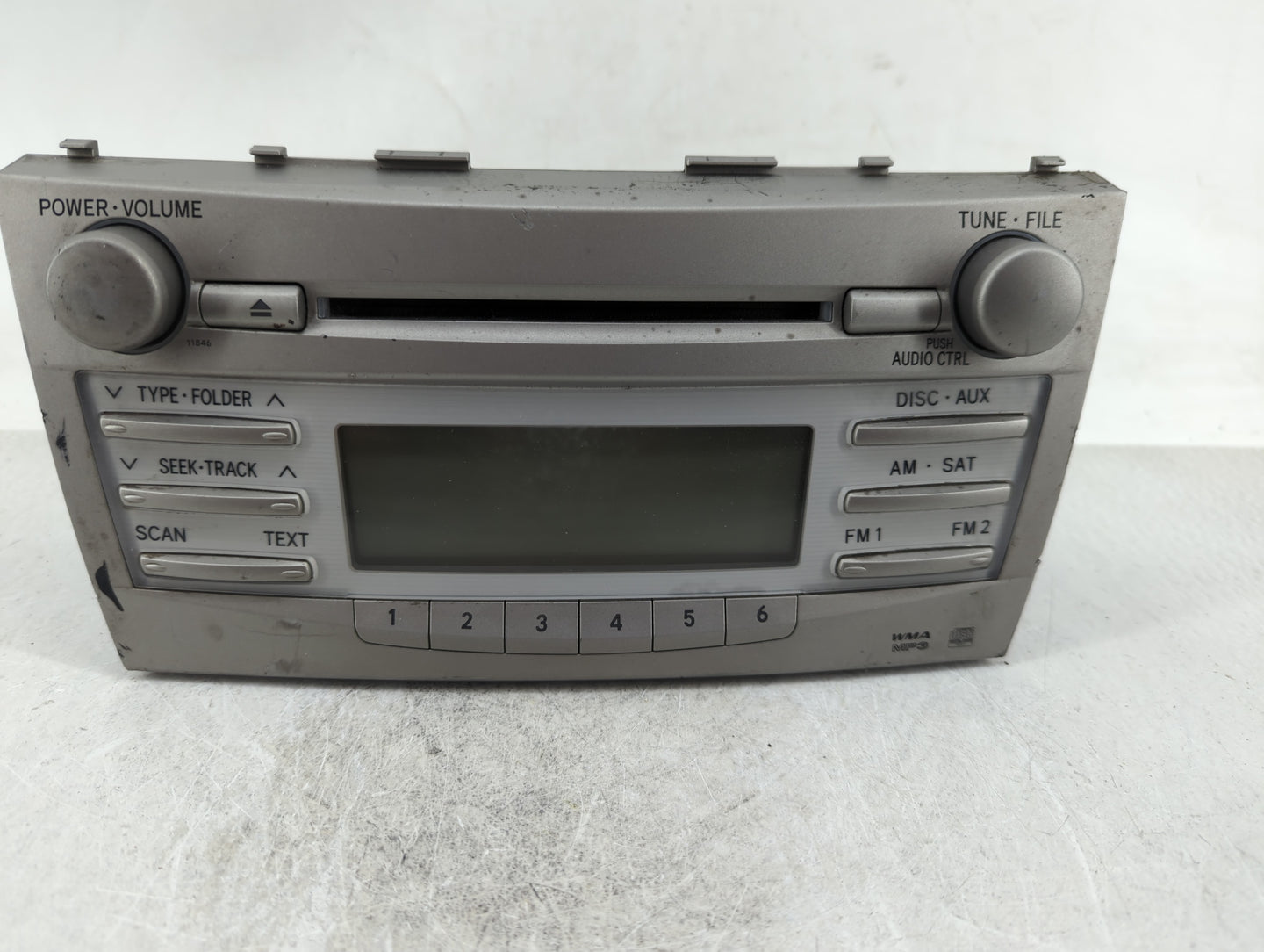 2010-2011 Toyota Camry Radio AM FM Cd Player Receiver Replacement P/N:86120-06480 Fits Fits 2010 2011 OEM Used Auto Parts - 