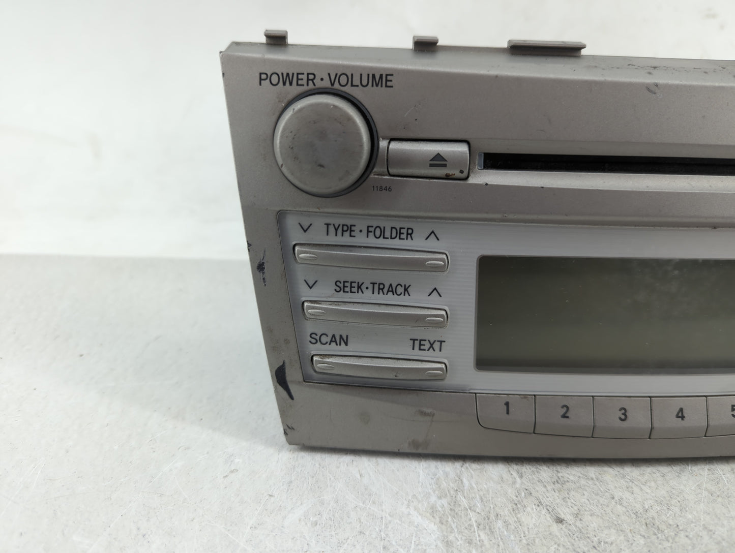 2010-2011 Toyota Camry Radio AM FM Cd Player Receiver Replacement P/N:86120-06480 Fits Fits 2010 2011 OEM Used Auto Parts - 