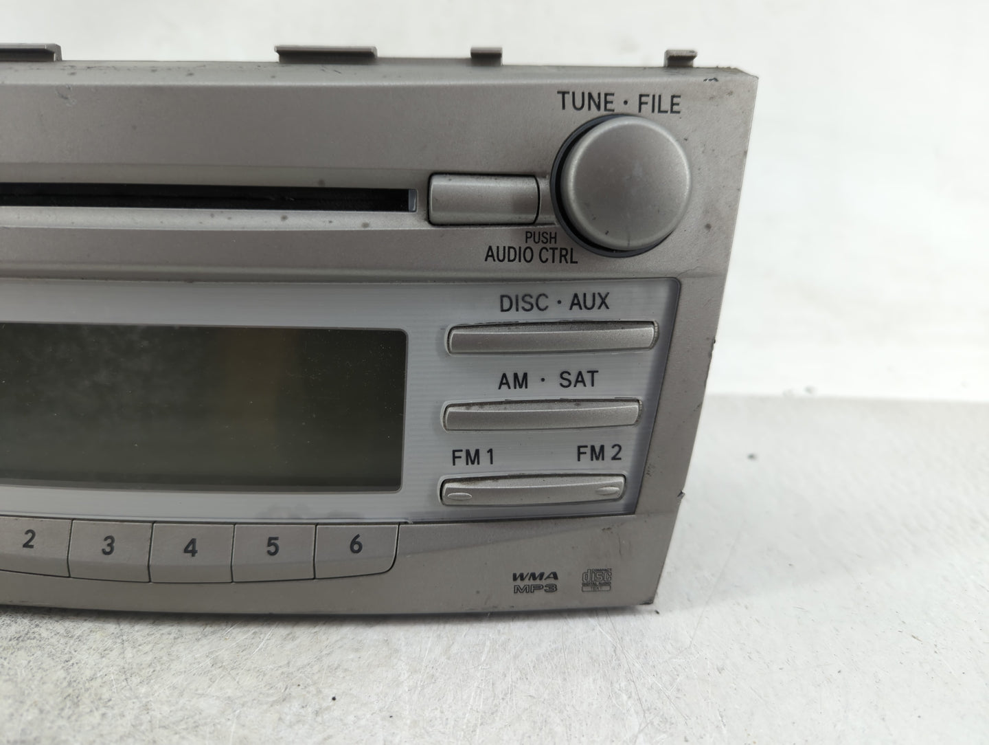 2010-2011 Toyota Camry Radio AM FM Cd Player Receiver Replacement P/N:86120-06480 Fits Fits 2010 2011 OEM Used Auto Parts - 