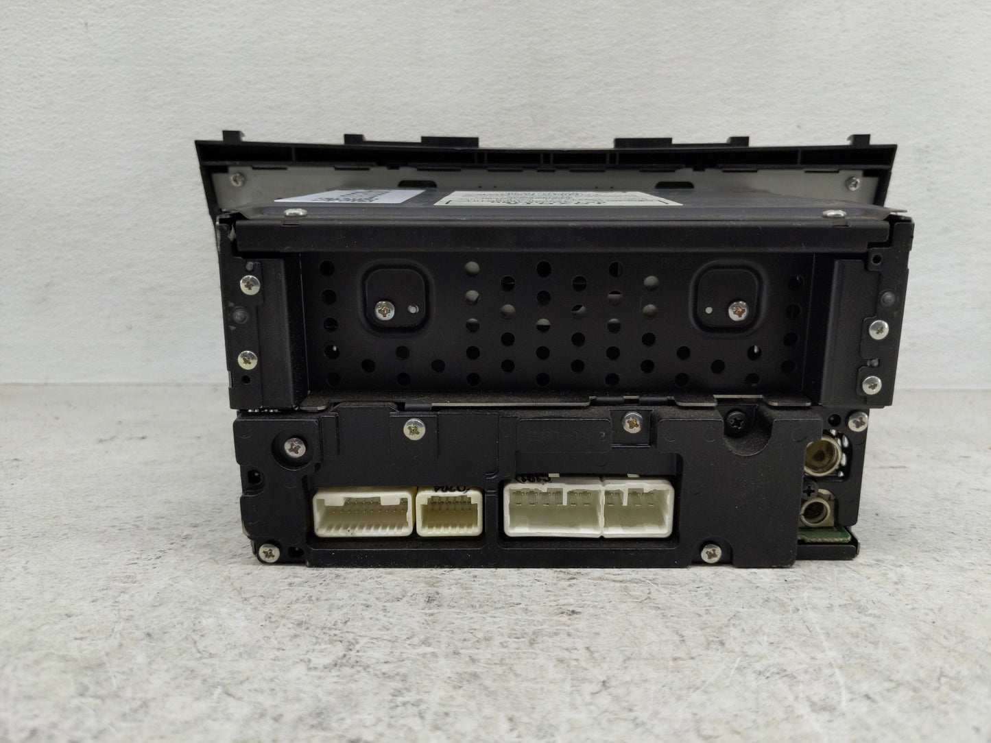 2010-2011 Toyota Camry Radio AM FM Cd Player Receiver Replacement P/N:86120-06480 Fits Fits 2010 2011 OEM Used Auto Parts - 