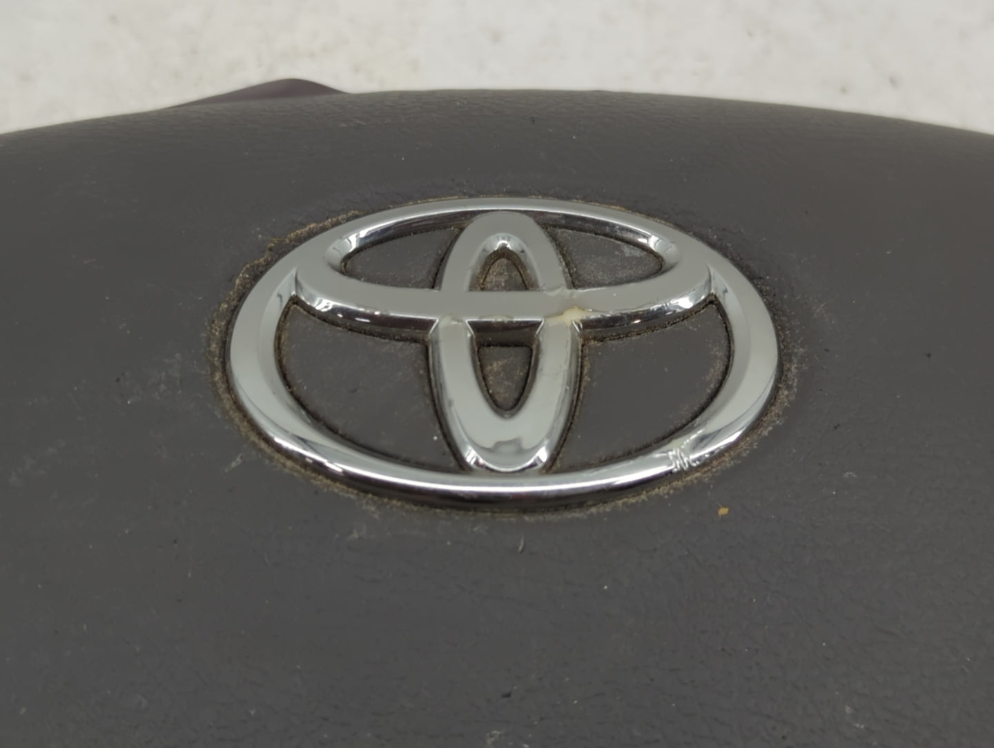 2007-2011 Toyota Camry Air Bag Driver Left Steering Wheel Mounted Fits Fits 2007 2008 2009 2010 2011 OEM Used Auto Parts - O