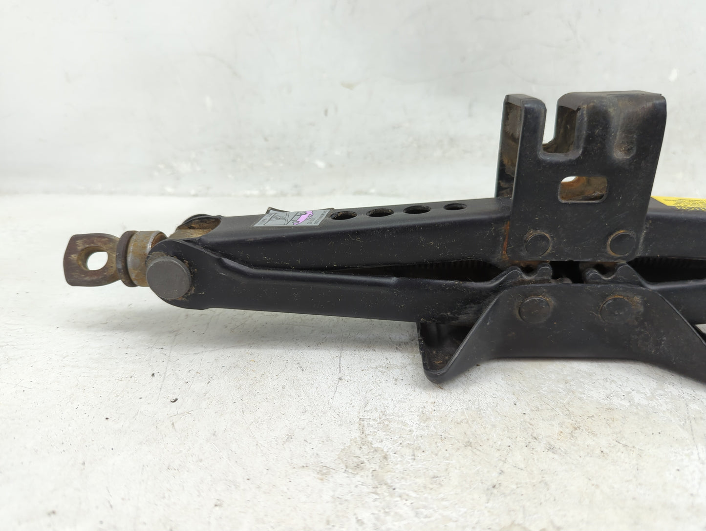 2011 Toyota Camry Spare Scissor Car Jack 1409738 - Oemusedautoparts1.com
