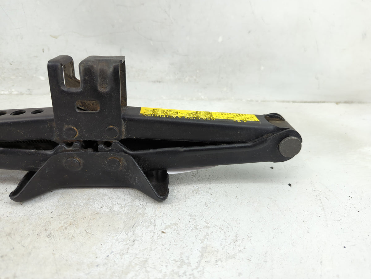 2011 Toyota Camry Spare Scissor Car Jack 1409738 - Oemusedautoparts1.com