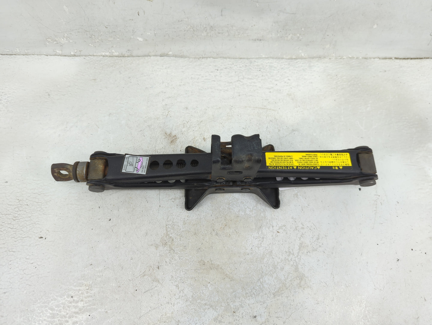 2011 Toyota Camry Spare Scissor Car Jack 1409738 - Oemusedautoparts1.com