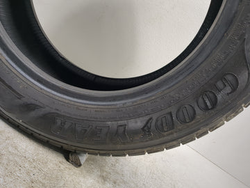 Used Tire 215/60R16 GOODYEAR ASSURANCE MAXLIFE 95V - Tread Depth 8/32 - Oemusedautoparts1.com
