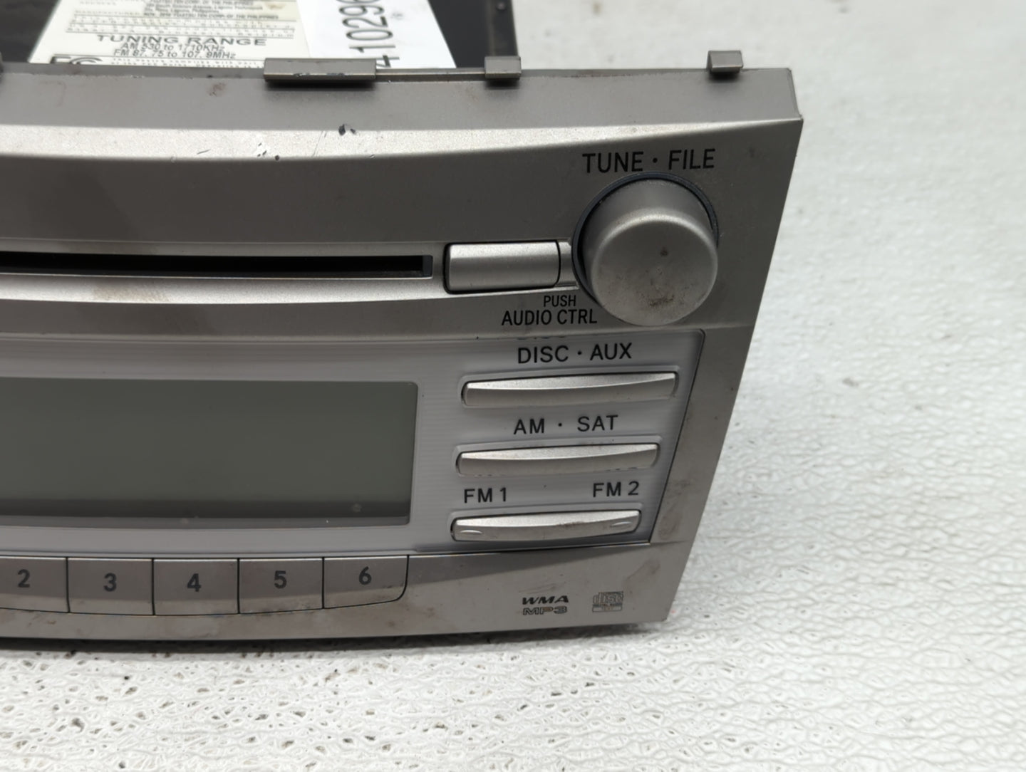 2010-2011 Toyota Camry Radio AM FM Cd Player Receiver Replacement P/N:86120-06480 Fits Fits 2010 2011 OEM Used Auto Parts - 