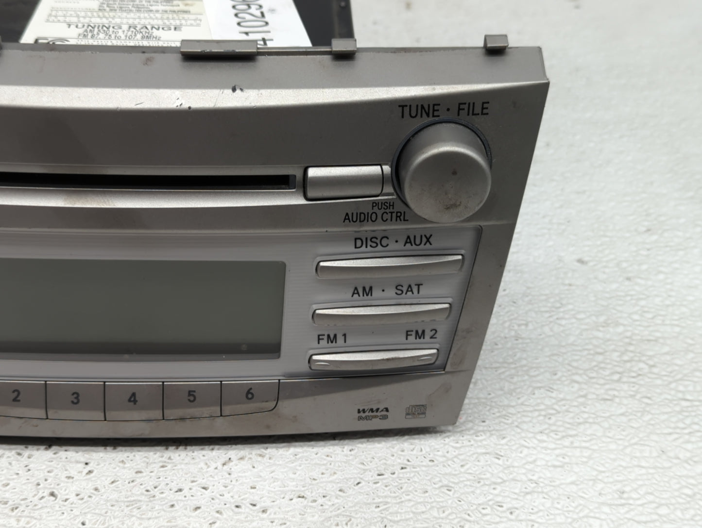 2010-2011 Toyota Camry Radio AM FM Cd Player Receiver Replacement P/N:86120-06480 Fits Fits 2010 2011 OEM Used Auto Parts - 