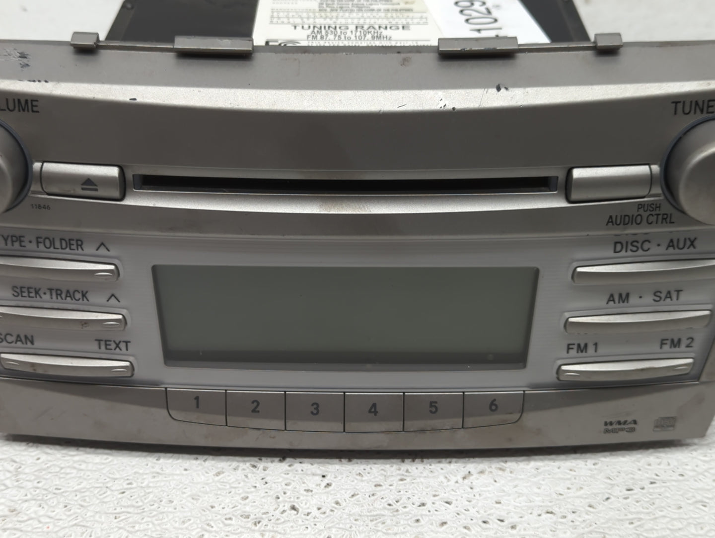 2010-2011 Toyota Camry Radio AM FM Cd Player Receiver Replacement P/N:86120-06480 Fits Fits 2010 2011 OEM Used Auto Parts - 