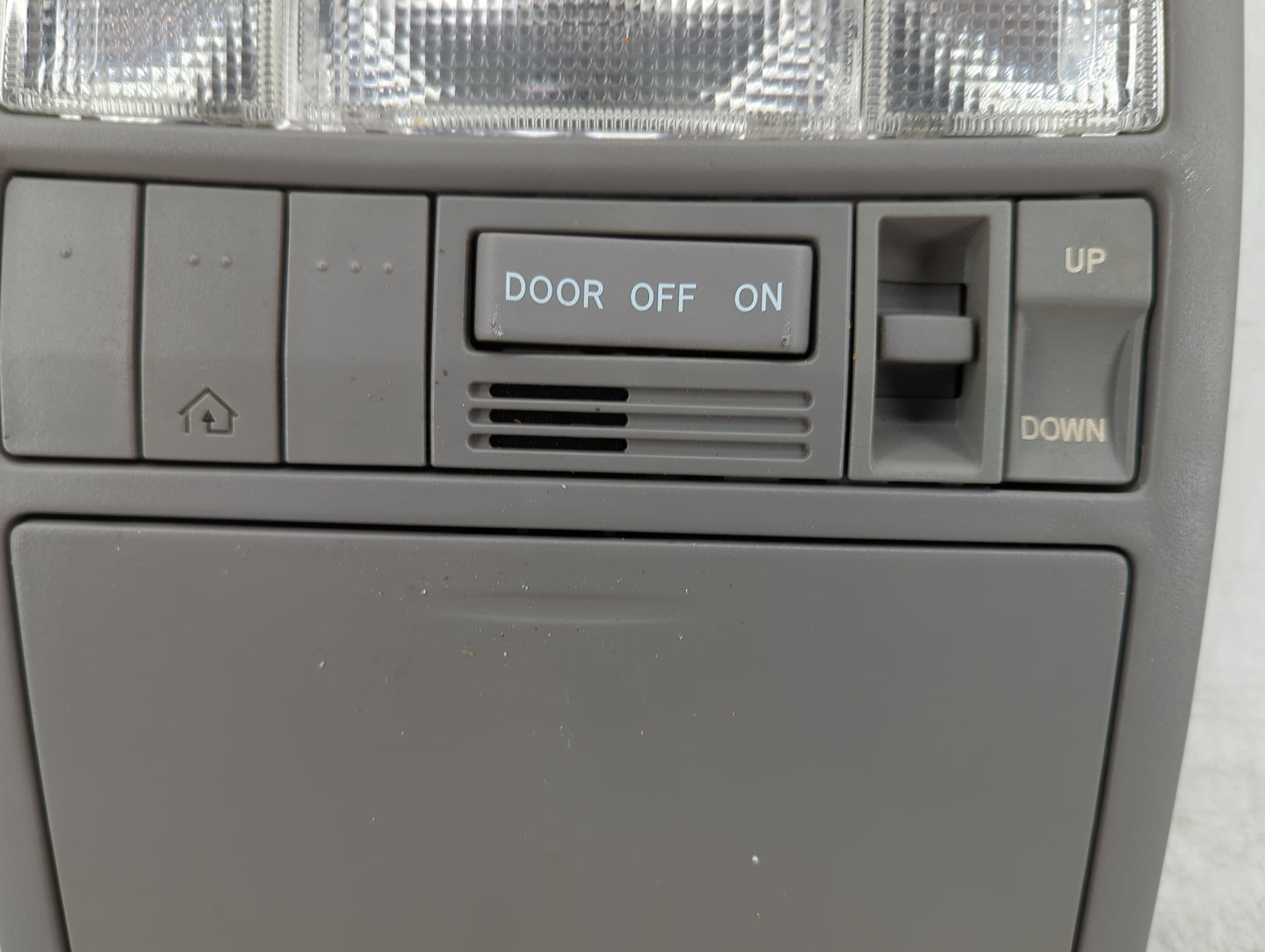 2011 Toyota Camry Overhead Roof Console - Oemusedautoparts1.com