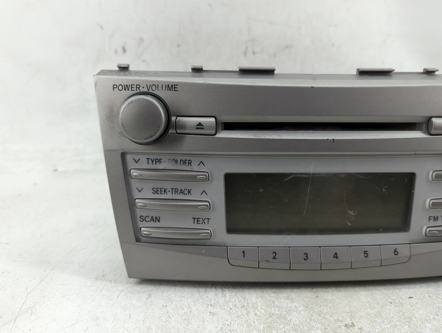 2010-2011 Toyota Camry Radio AM FM Cd Player Receiver Replacement P/N:86120-06480 Fits Fits 2010 2011 OEM Used Auto Parts - 