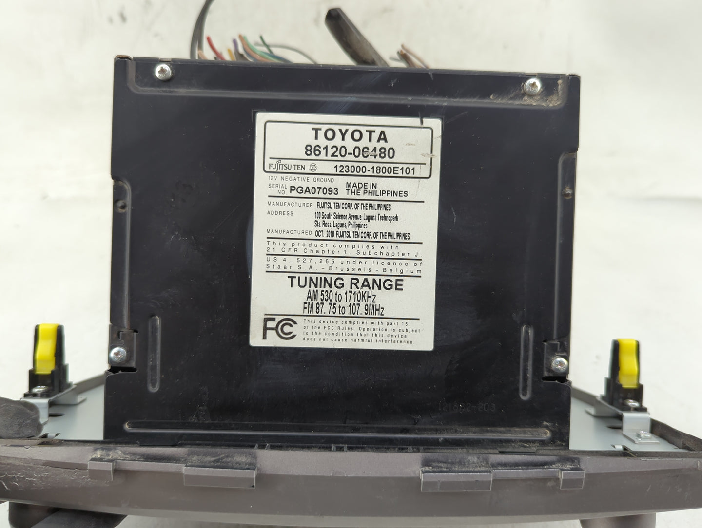 2010-2011 Toyota Camry Radio AM FM Cd Player Receiver Replacement P/N:86120-06480 Fits Fits 2010 2011 OEM Used Auto Parts - 