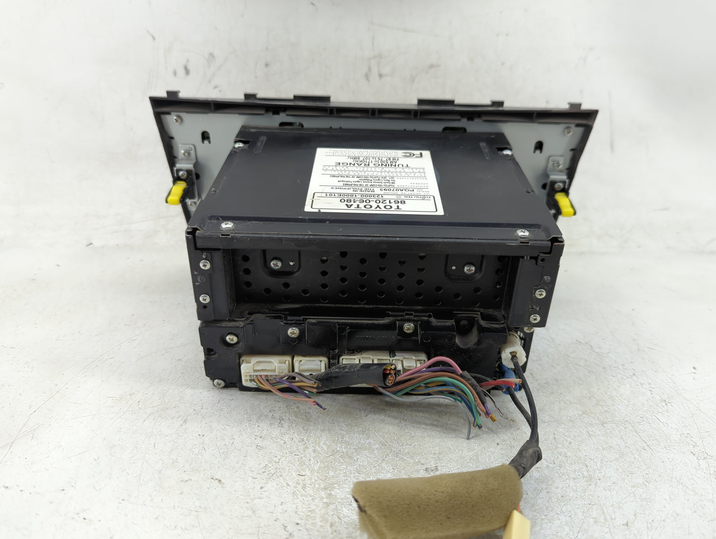 2010-2011 Toyota Camry Radio AM FM Cd Player Receiver Replacement P/N:86120-06480 Fits Fits 2010 2011 OEM Used Auto Parts - 