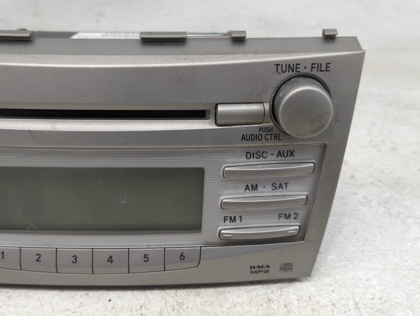 2010-2011 Toyota Camry Radio AM FM Cd Player Receiver Replacement P/N:86120-06480 Fits Fits 2010 2011 OEM Used Auto Parts - 