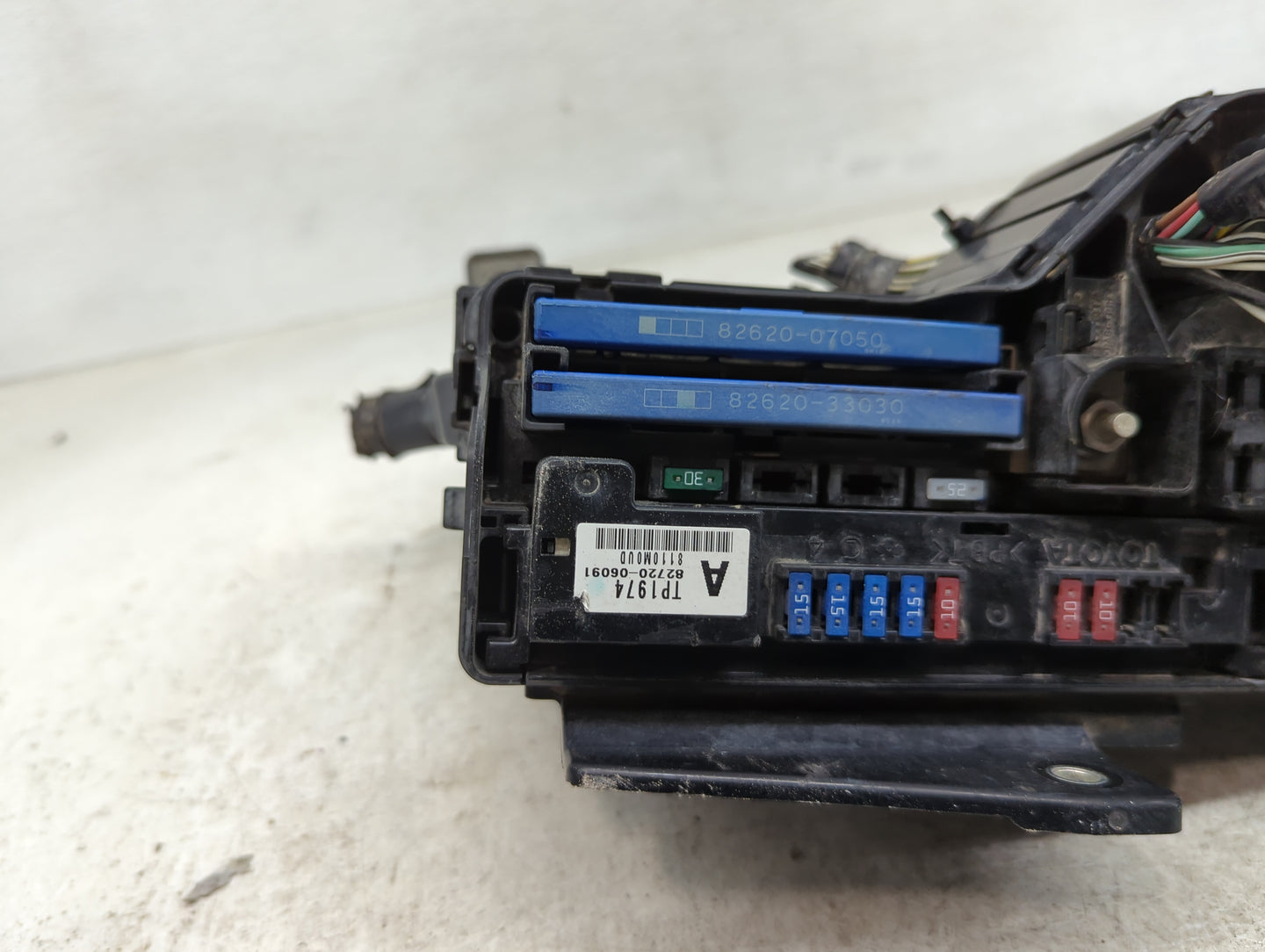 2010-2011 Toyota Camry Fusebox Fuse Box Panel Relay Module P/N:82720-06091 Fits Fits 2010 2011 OEM Used Auto Parts - Oemused