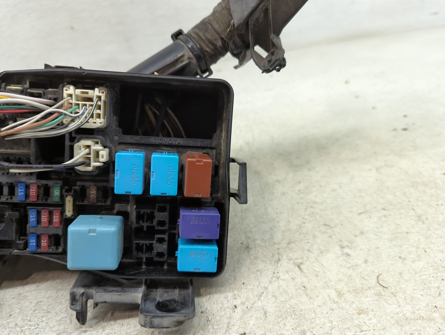 2010-2011 Toyota Camry Fusebox Fuse Box Panel Relay Module P/N:82720-06091 Fits Fits 2010 2011 OEM Used Auto Parts - Oemused