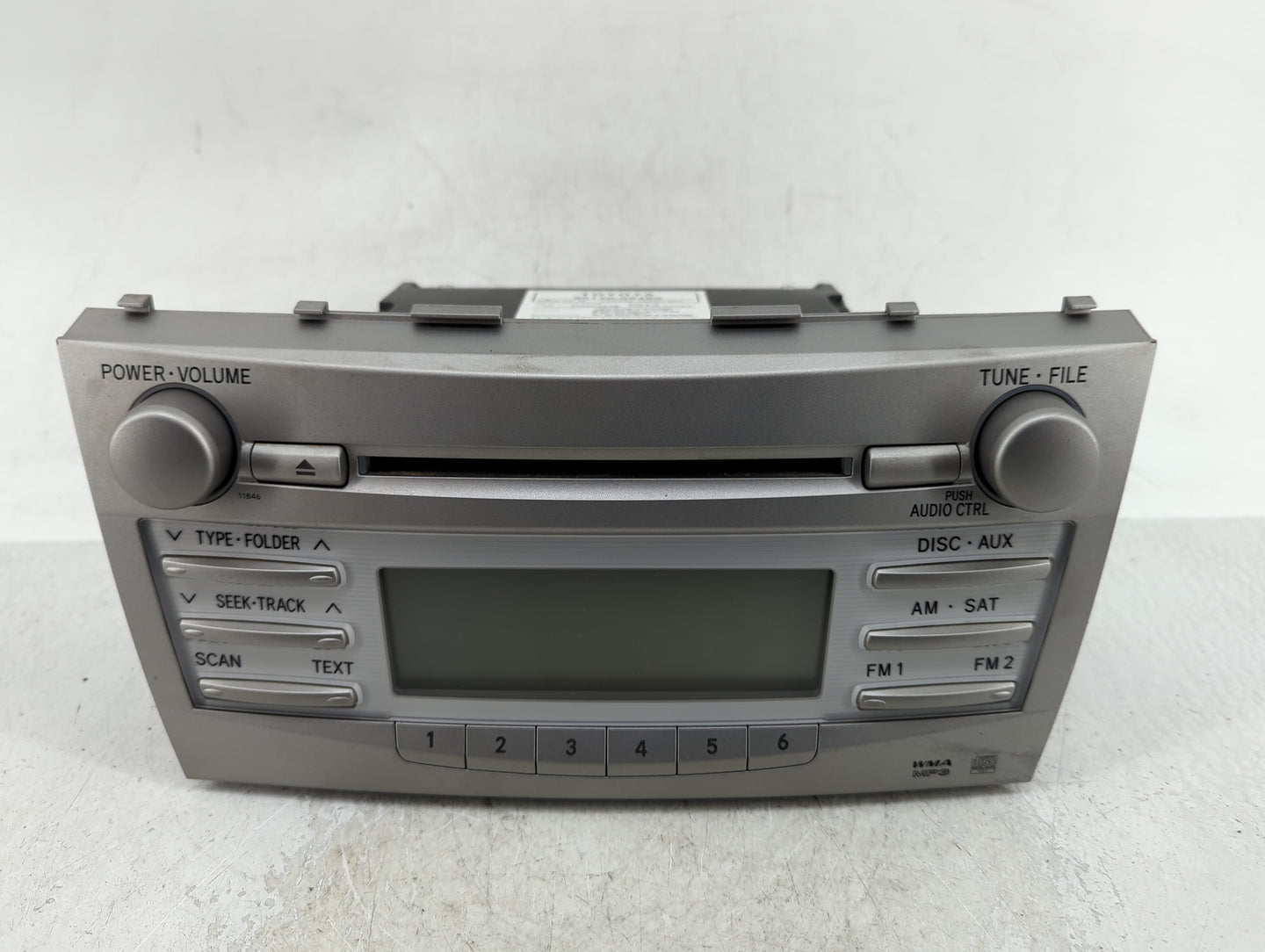 2010-2011 Toyota Camry Radio AM FM Cd Player Receiver Replacement P/N:86120-06480 Fits Fits 2010 2011 OEM Used Auto Parts - 