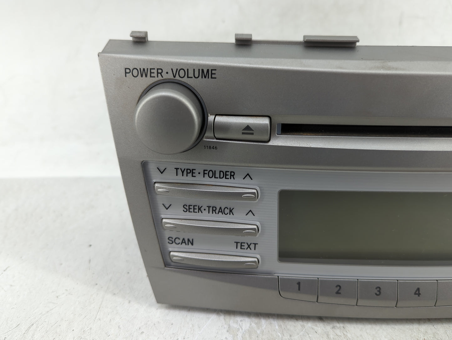 2010-2011 Toyota Camry Radio AM FM Cd Player Receiver Replacement P/N:86120-06480 Fits Fits 2010 2011 OEM Used Auto Parts - 