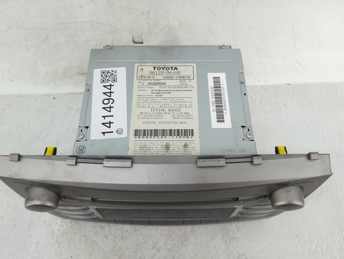 2010-2011 Toyota Camry Radio AM FM Cd Player Receiver Replacement P/N:86120-06490 Fits Fits 2010 2011 OEM Used Auto Parts - 
